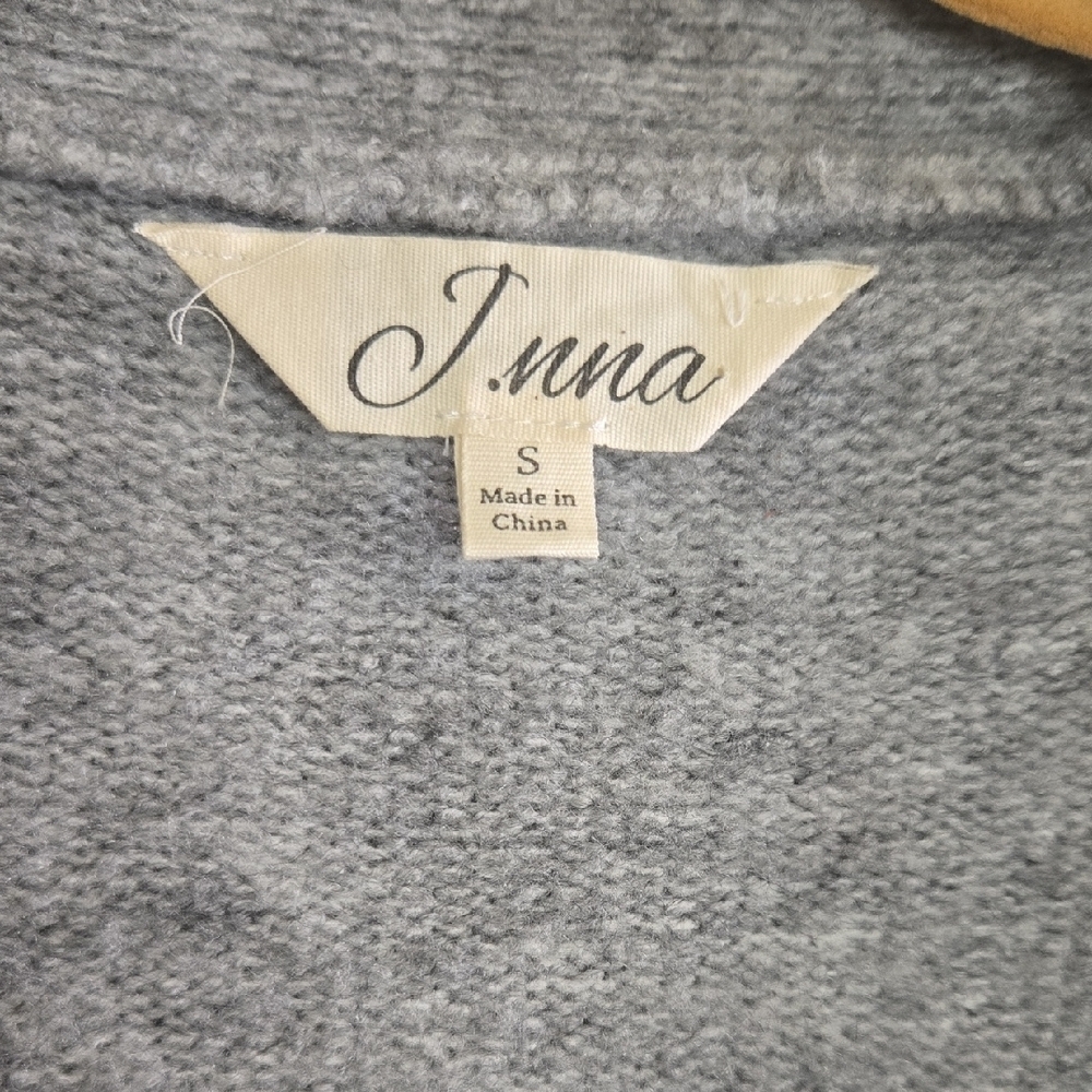 J.nna Gray Cardigan with Floral Accents - Picture 2 of 7